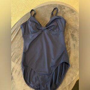 Jantzen Classics women’s swimsuit EUC